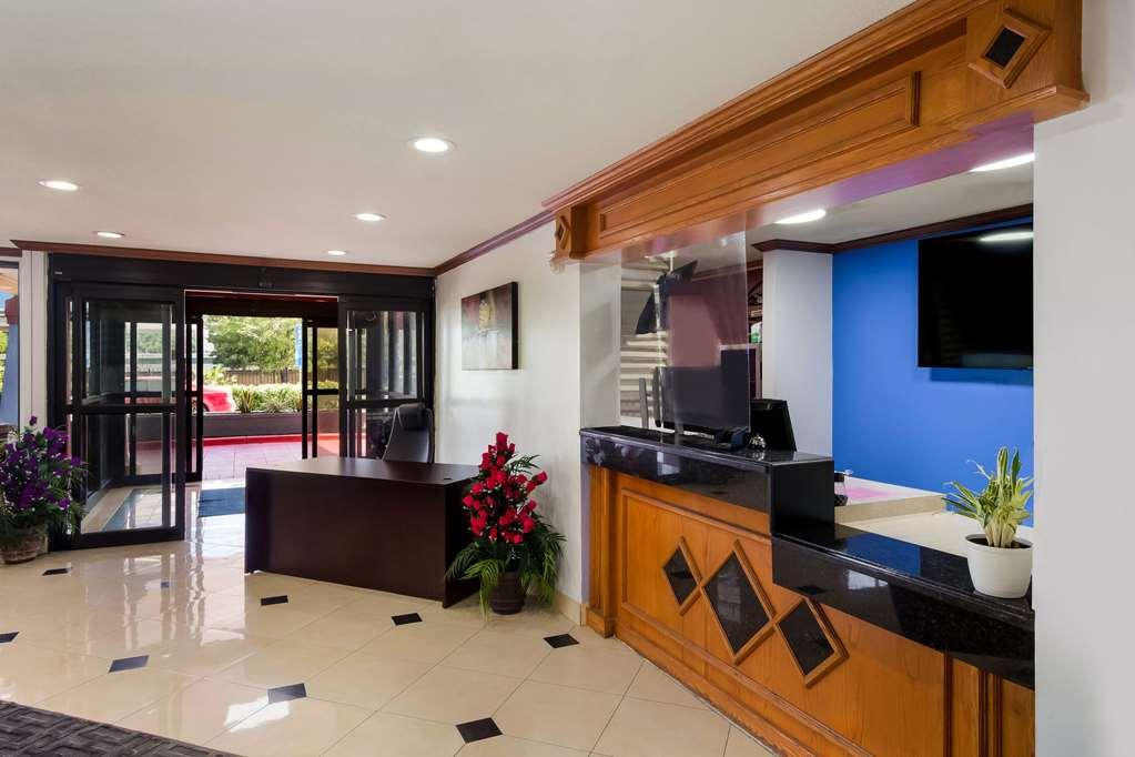 Rodeway Inn Houston North Greenspoint Interiér fotografie